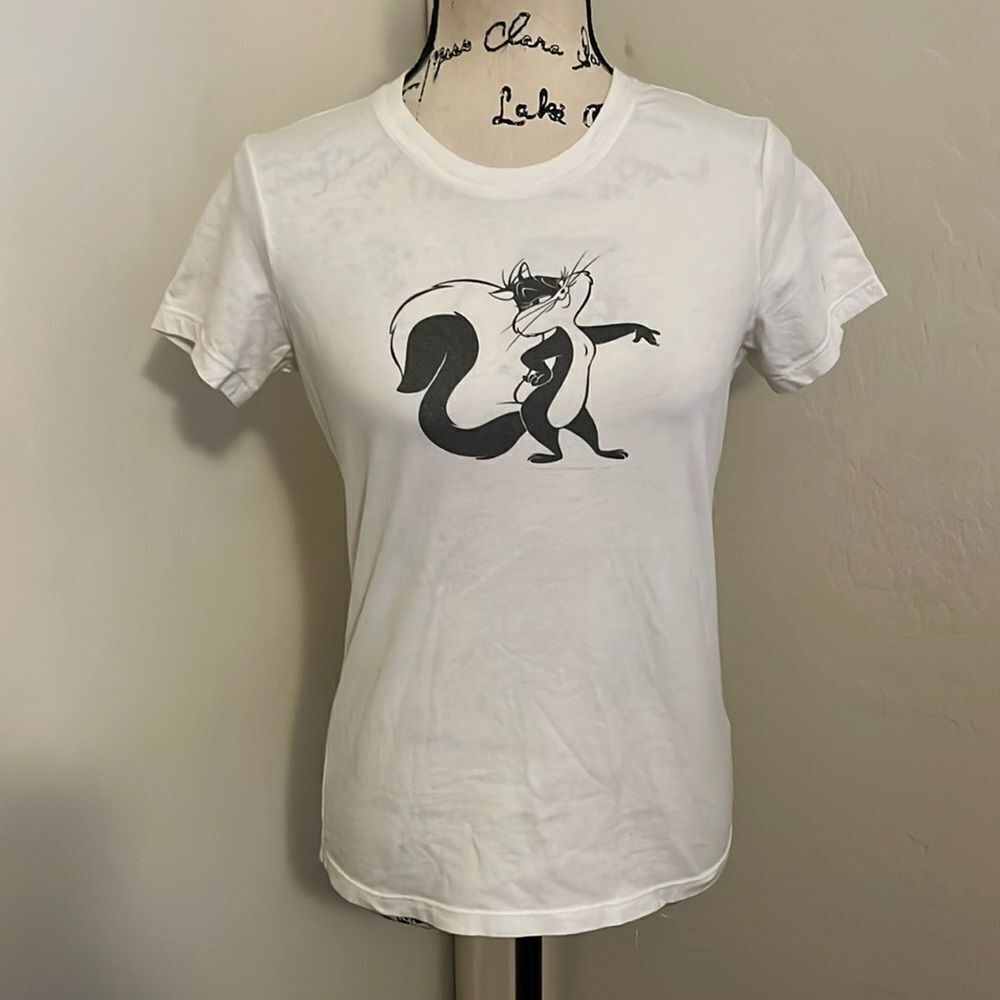 Y2K Pepe Le Pew’s Girlfriend Penelope Skunk White Graphic Shirt Cartoon